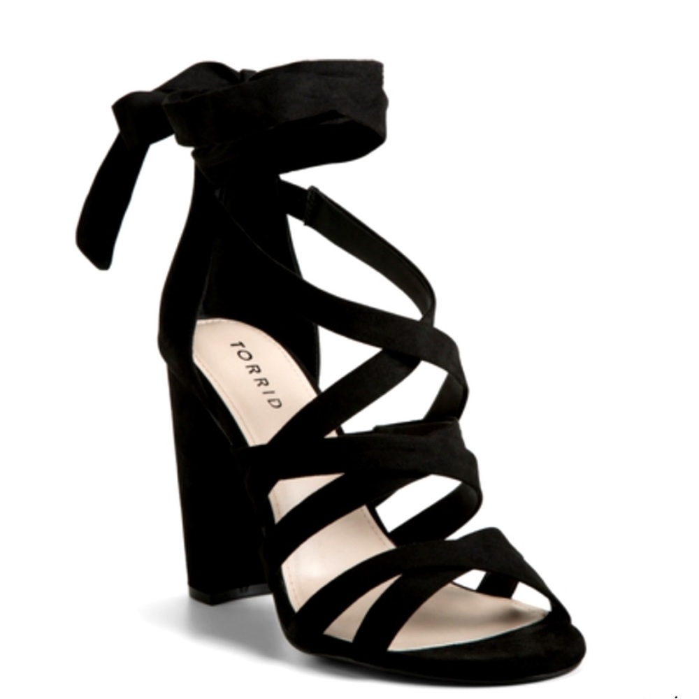 TORRID BLACK STRAPPY WRAP TAPERED HEEL SIZE 8